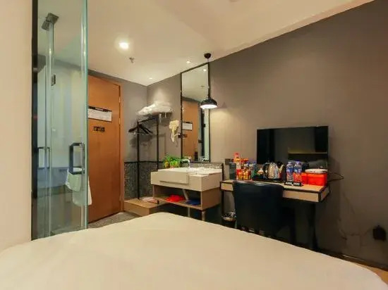 And hotel (Zhengzhou Zhongyuan Fota Century Happy Garden)