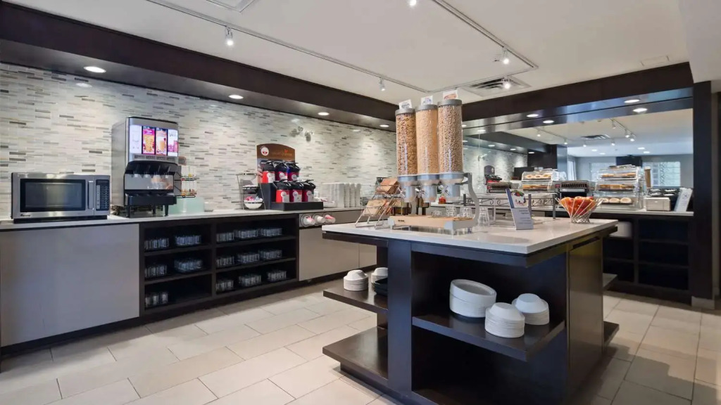 Best Western Plus Victoria Park Suites
