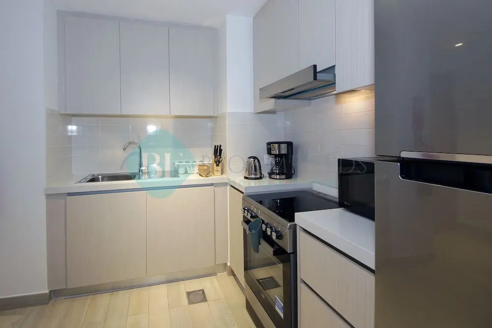 Stunning canal view apartment Yas island