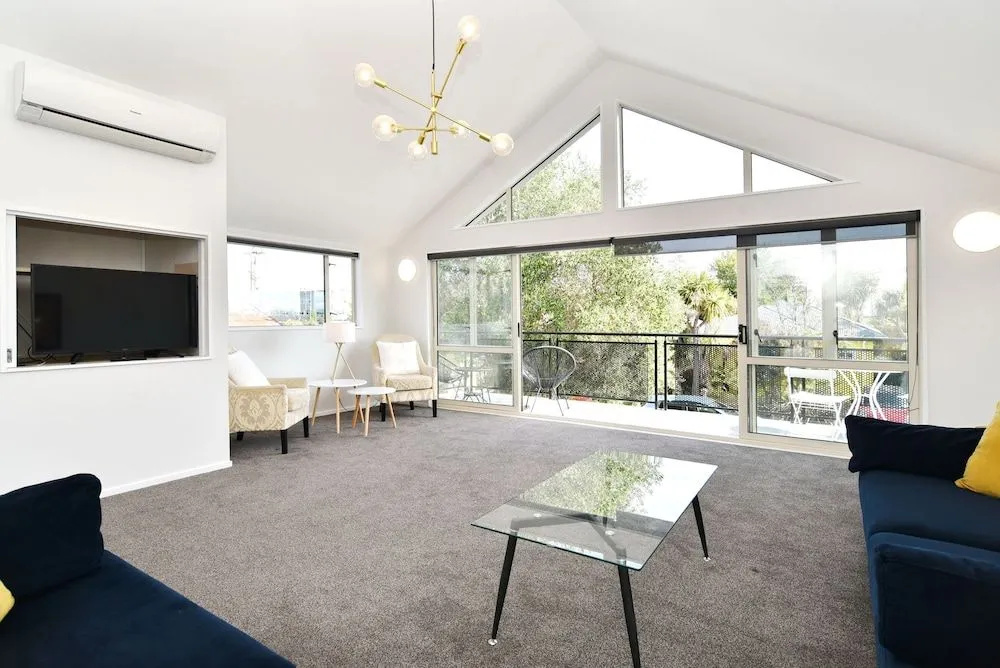 City Haven - 4BR for Families & Friends, Secure Parking