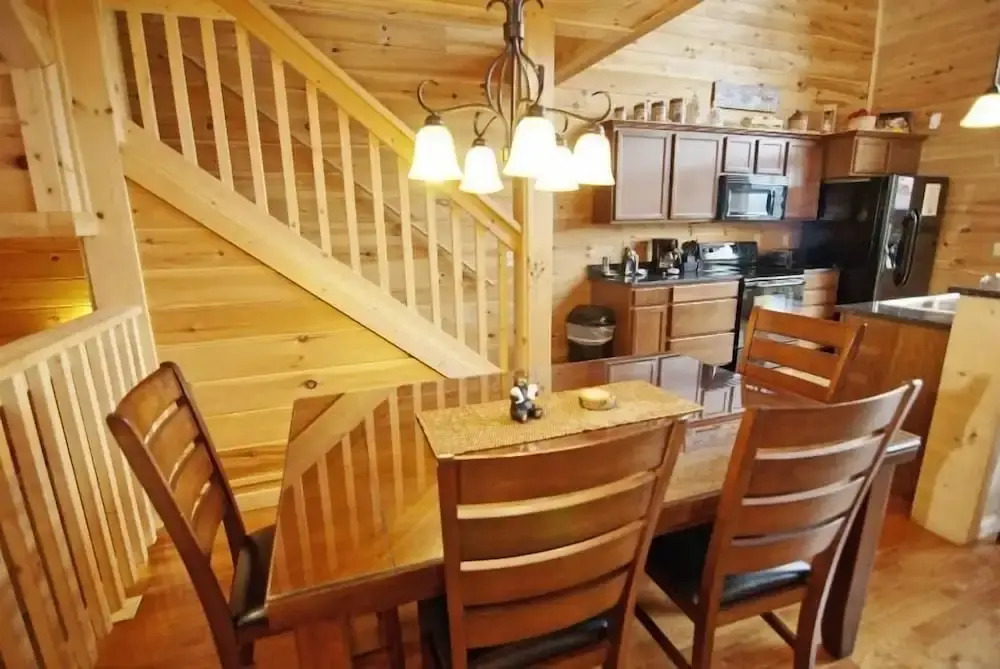 A Suite Mountain Escape 3 Bedrooms 2 Bathrooms Home
