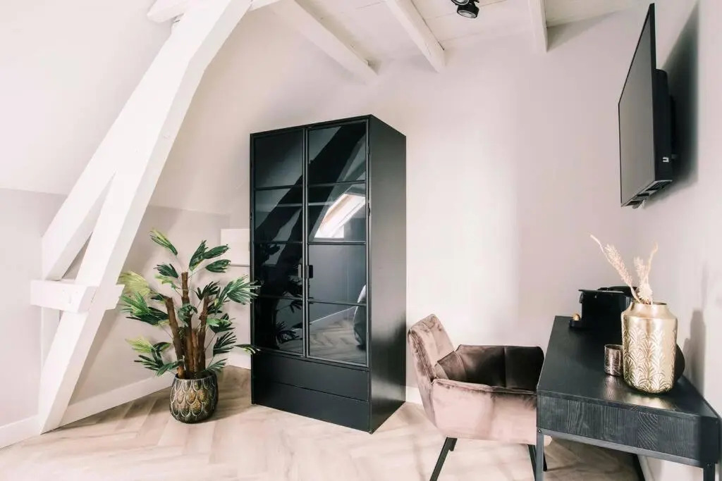 Stadsvilla Suite Willem 1 28m2 apartment met Airco no hotel