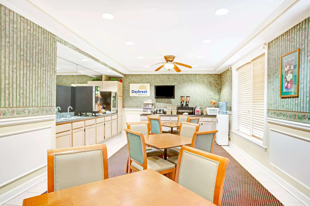 Days Inn by Wyndham Kingsland Naval Base I-95