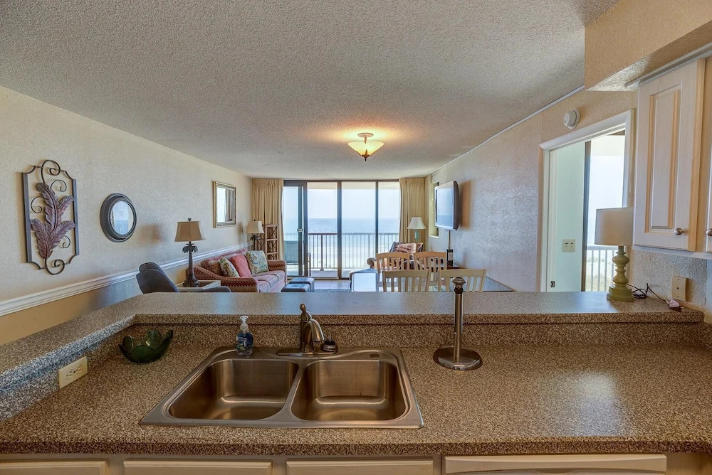 Sea Winds 206 3 Br Condo by RedAwning