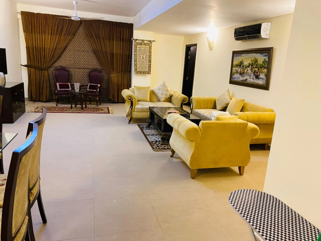Royal Two Bed Room Luxury Apartment Gulberg