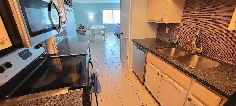 50 Yards to Beach Oversized W/pool Very Clean 2 Bedroom Home by Redawning