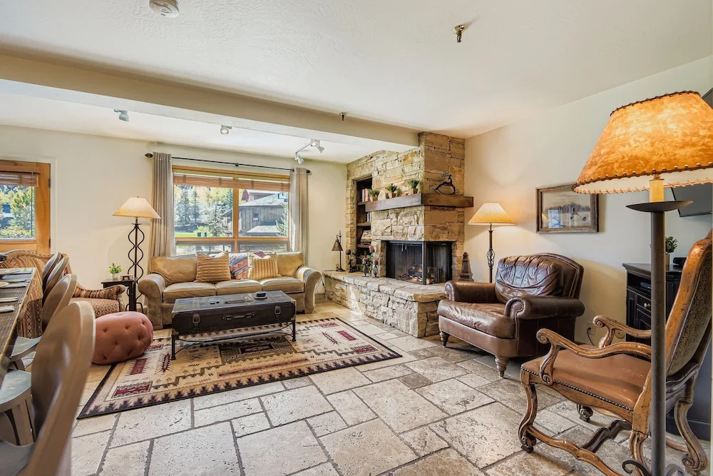 Charming 2br Escape Hot Tub, Bbq & Mountain Comfort 1424 2 Bedroom Condo