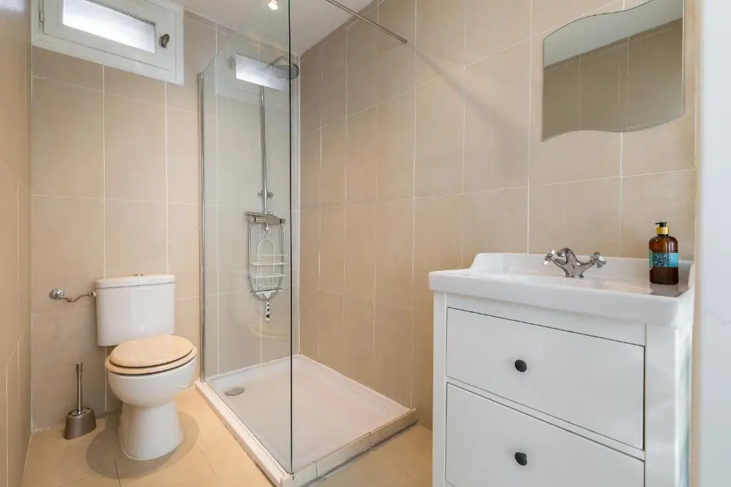 A Lovely Split Level Townhouse in the Heart of Cannes Next to the Marche Forville and the Palais - 1749