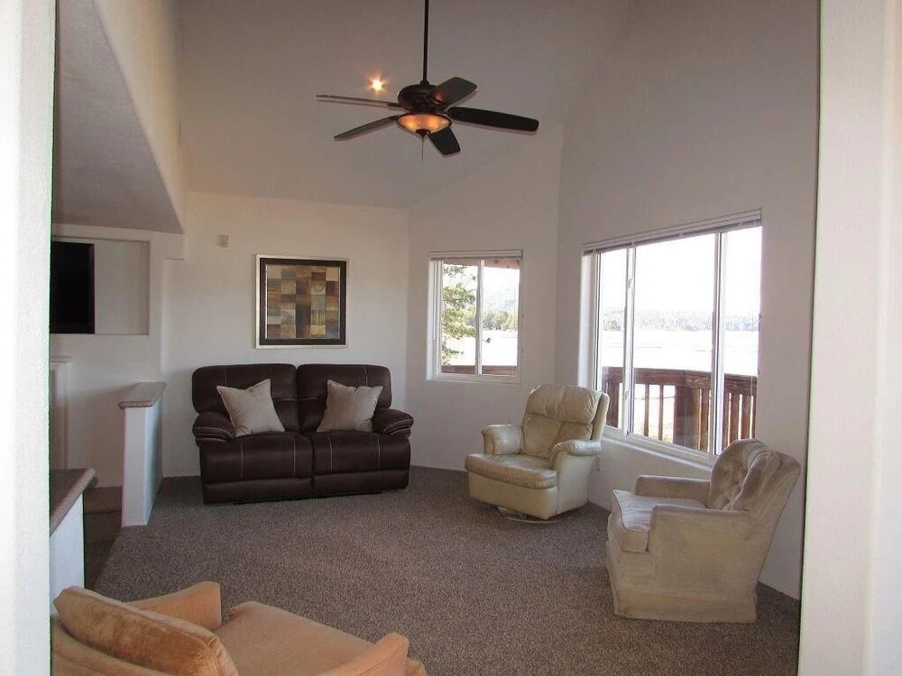 032 - Lakefront Village Escape - Big Bear Getaway