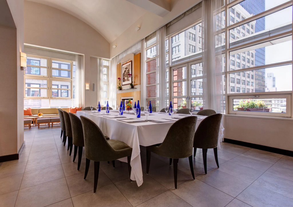 Hotel Giraffe by Library Hotel Collection