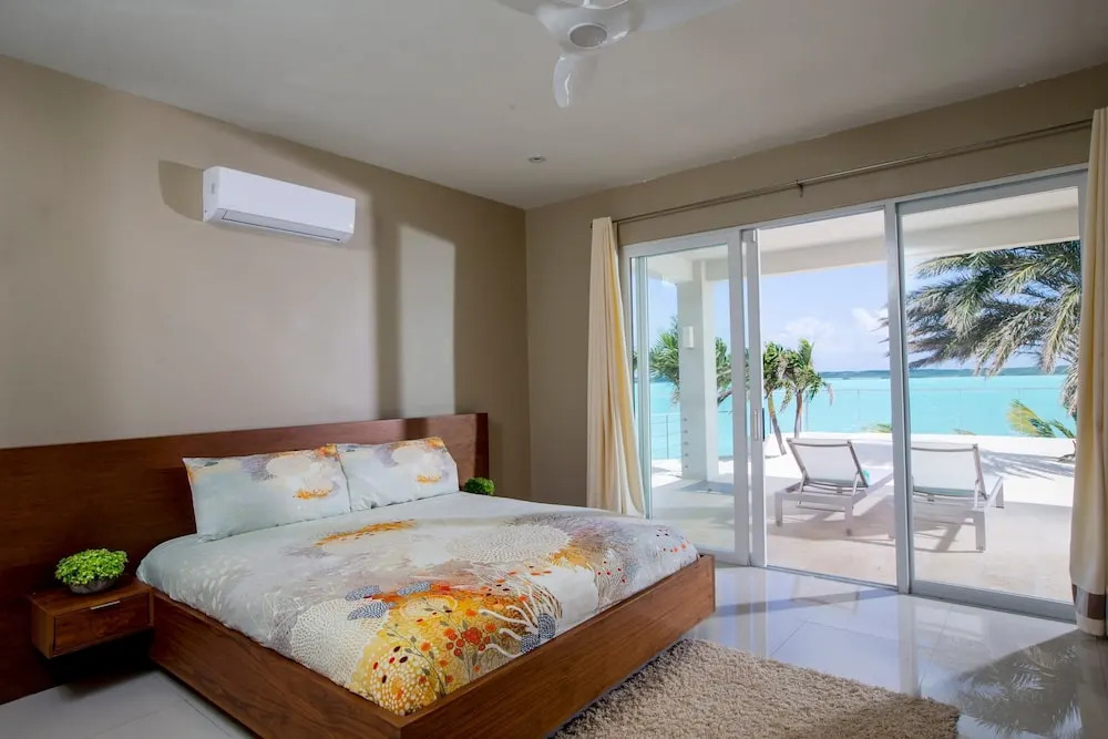 5 BR Waterfront Villa On Chalk Sound Blue Water
