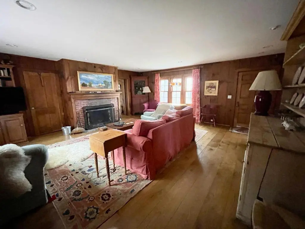 Bromley Farm ski house
