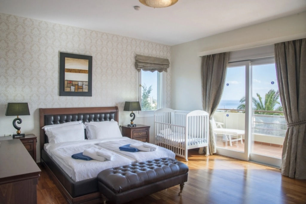 Villa Irida, sleeping 8, sea views, private pool
