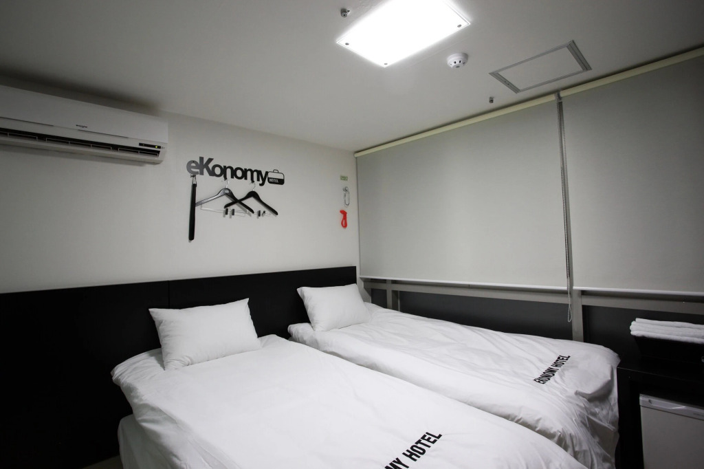 Ekonomy Hotel Myeongdong Premier