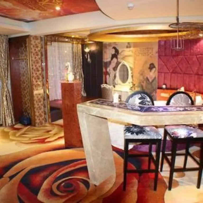 Houhai Theme Hotel