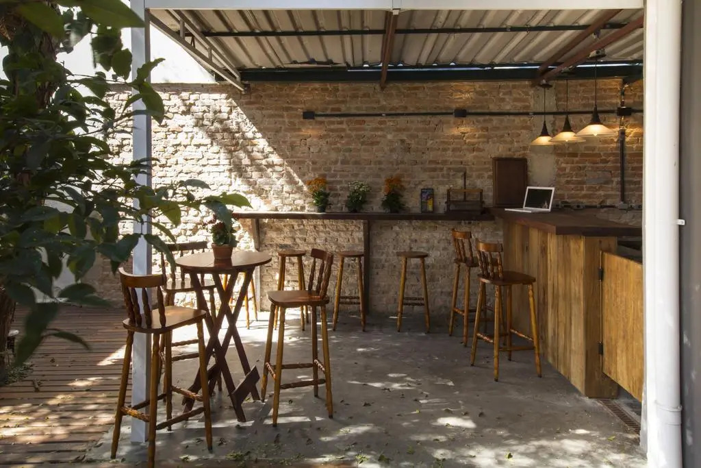 Garoa Hostel Party Bar