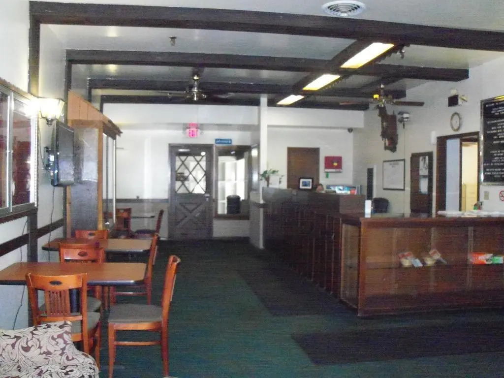 Budget Inn & Suites