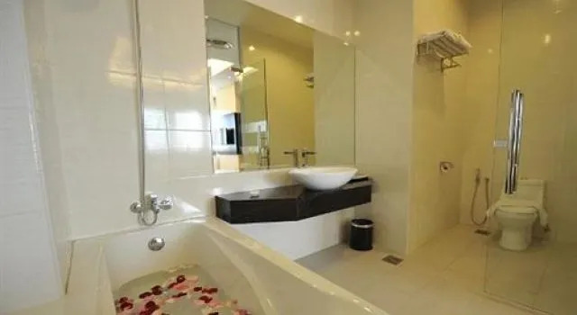 11@Century Hotel