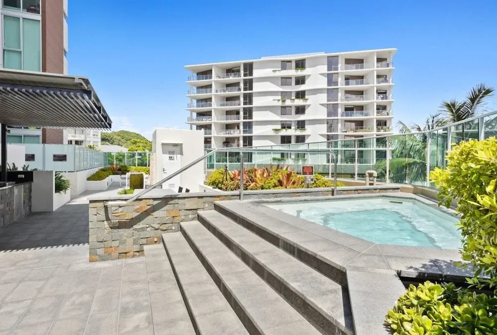 Luxury Beachfront Stay in Kirra