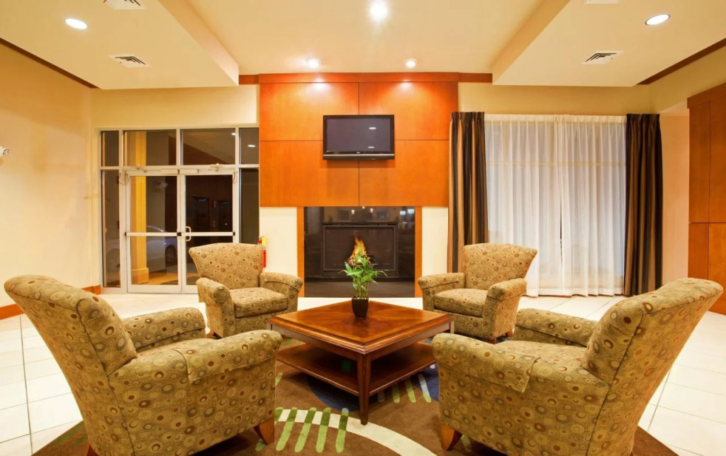 Holiday Inn Aurora North - Naperville by IHG