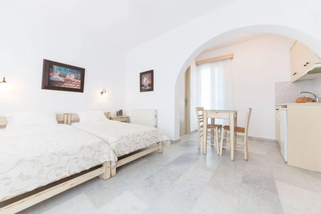 Fragias Studios & Apartments