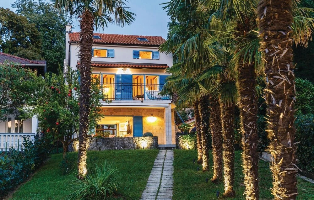 Awesome Home In Omisalj