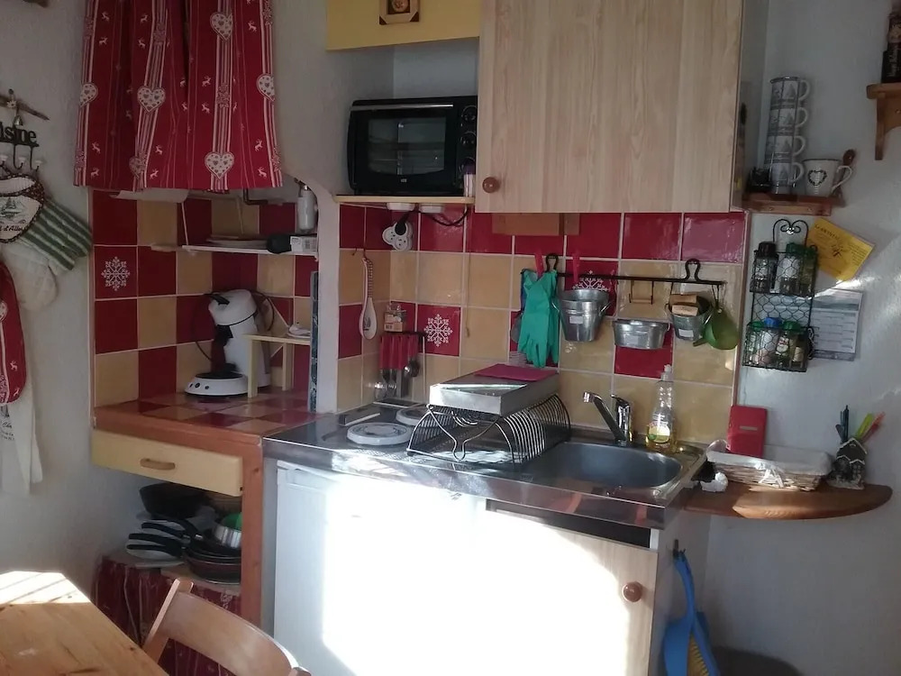 Studio in Allos, With Wonderful Mountain View and Furnished Balcony - 100 m From the Slopes