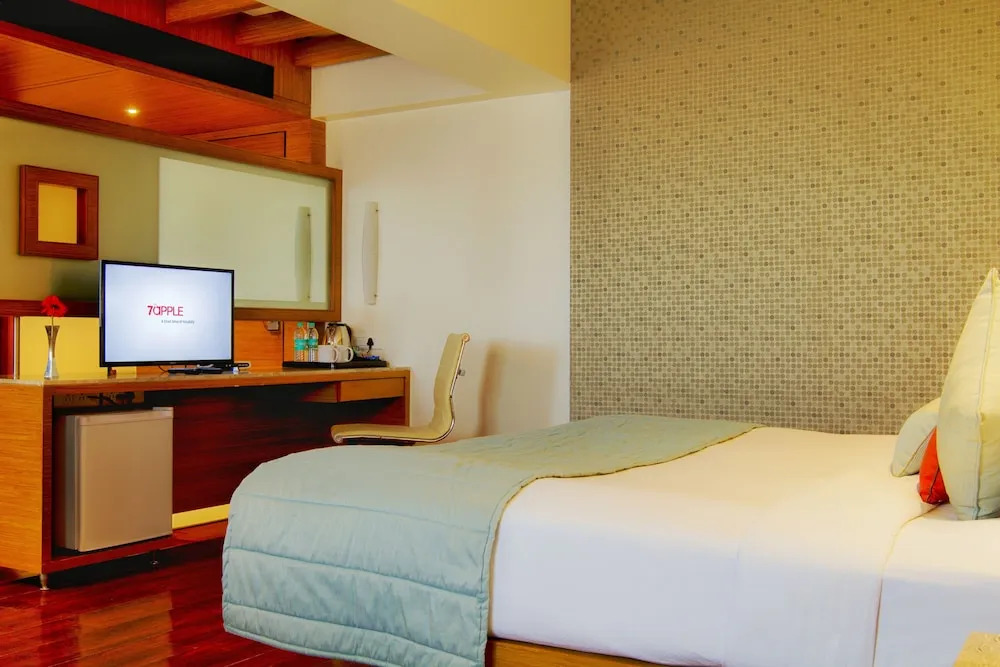 7Apple Hotel - Pune