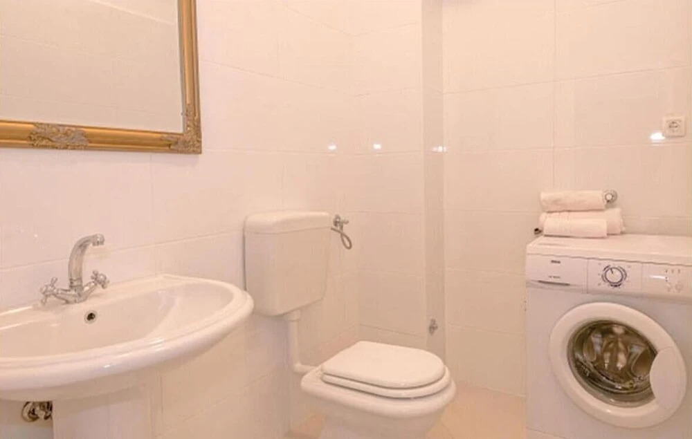 Nice Home in Jelsa With Wifi and 3 Bedrooms