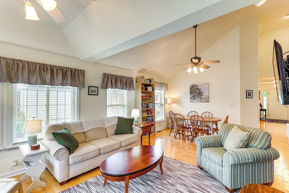 5 Mi to Beach: Lewes Home w/ Deck & Pond View