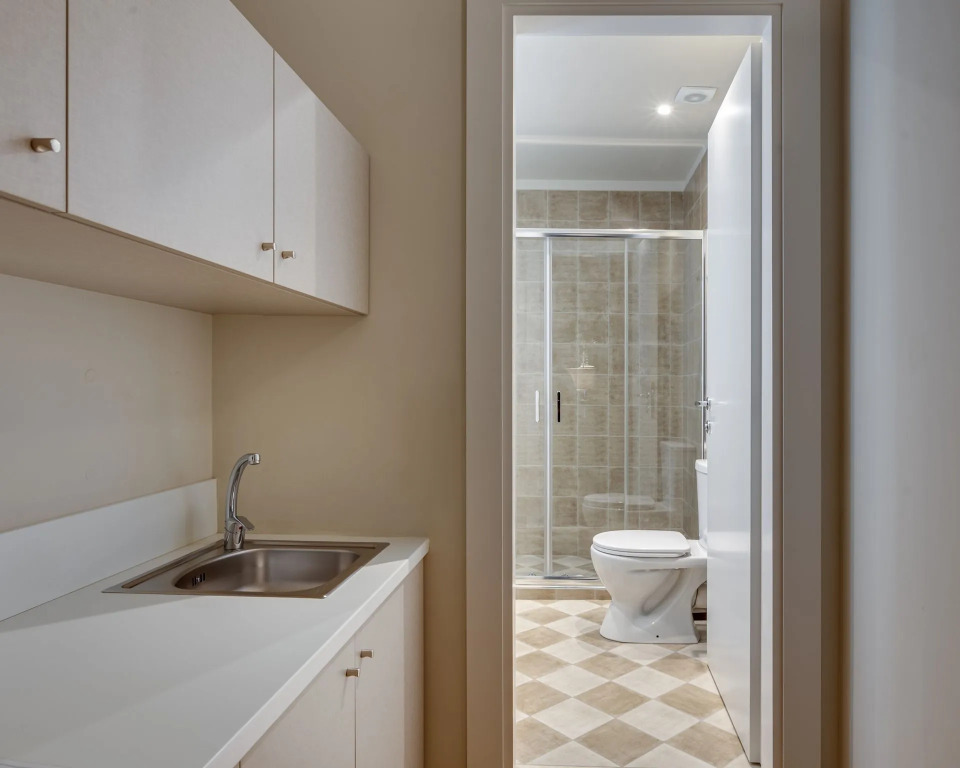 33 Solonos Suites