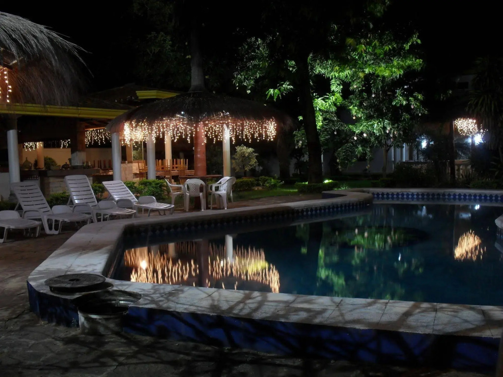 Ross Char Hotel