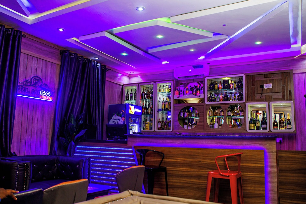 Del Migos Hotel & Suites