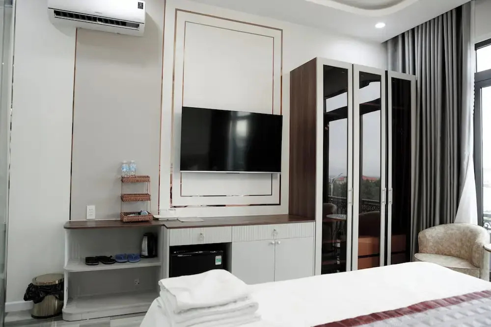 Tân Hạnh Hotel