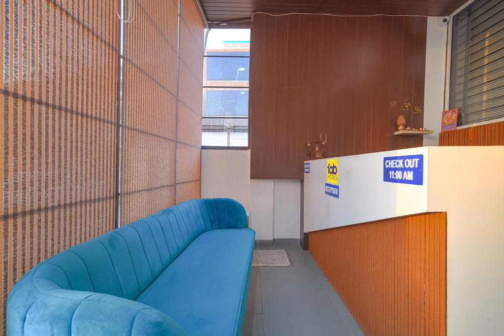 FabHotel Grand Giriraj