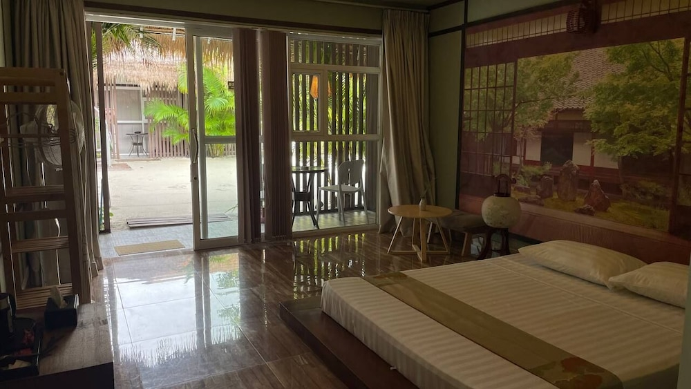 WHITE SAND ARK RESORT