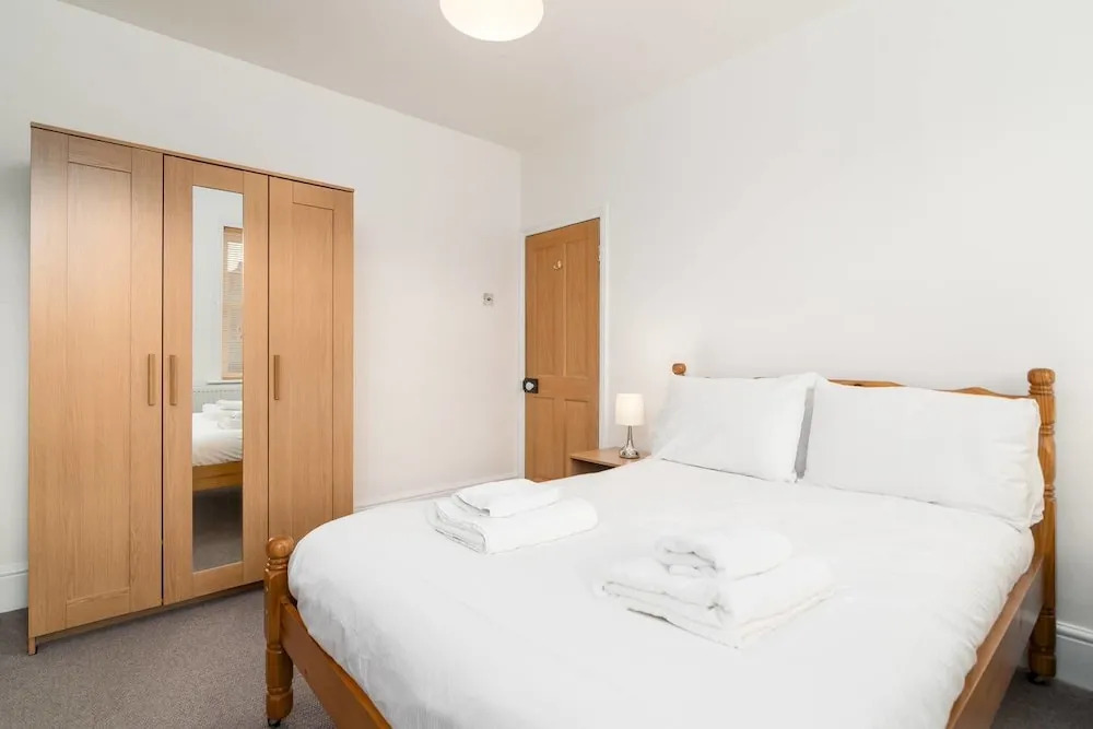 Modern 2 Bed, for 4 Guests in Golders Green!