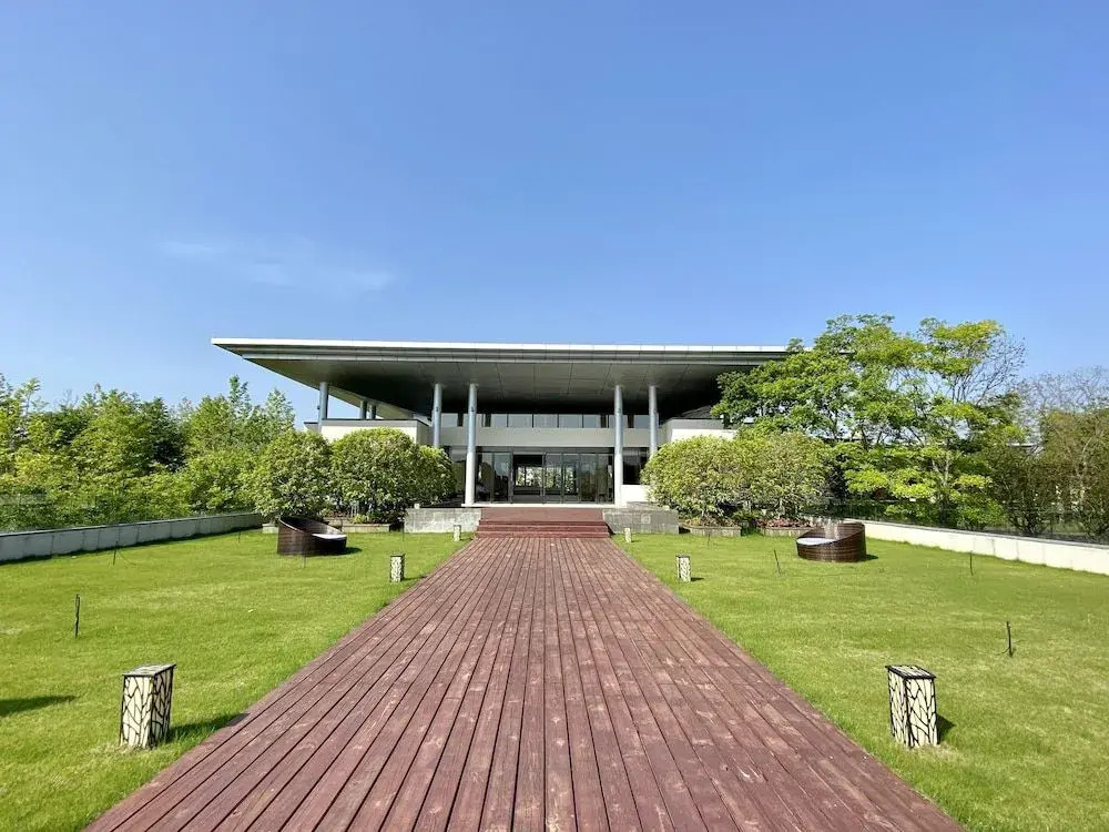 Lushan West Sea Resort, Curio Collection by Hilton