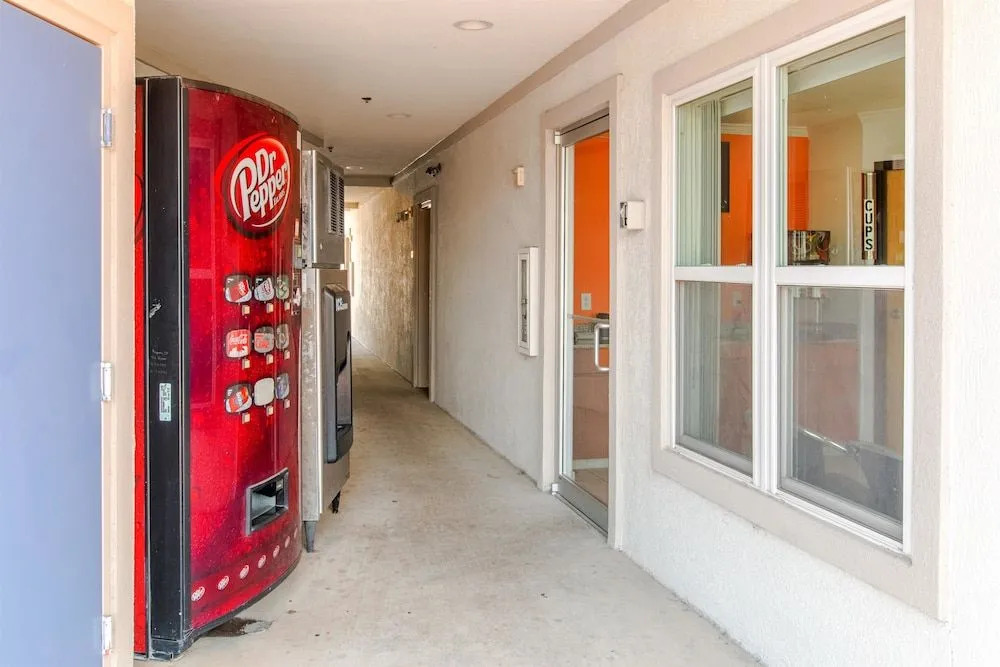 Motel 6-Hutchins, TX