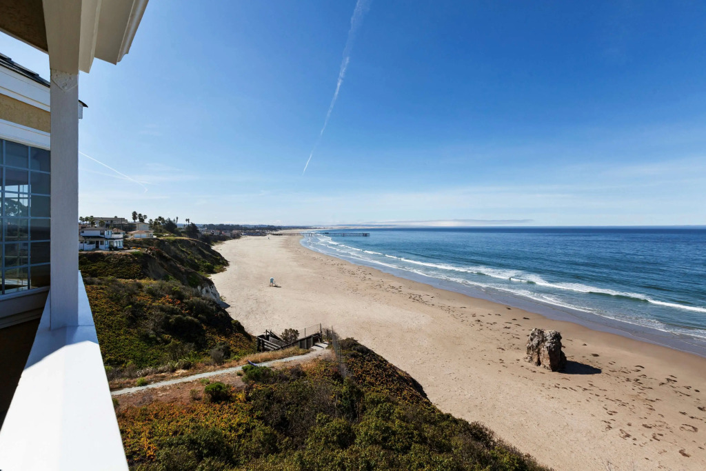 SeaCrest Oceanfront Hotel