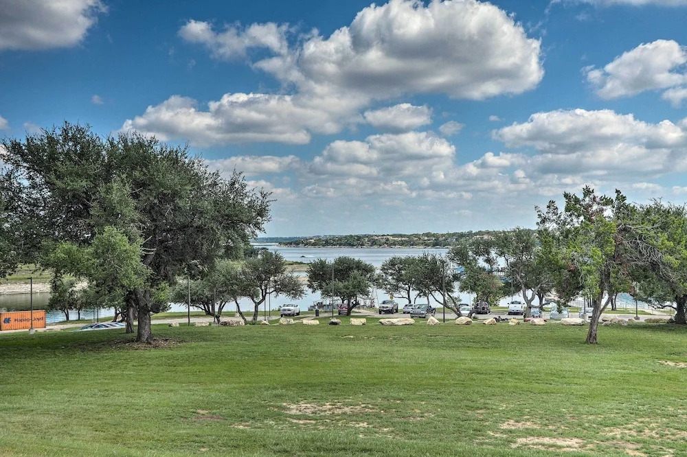 Lakefront Resort Living: Pool, Golf, Tennis & More