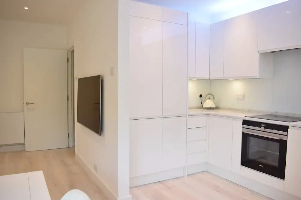 Stylish 2 Bedroom Apartment in Queen's Park