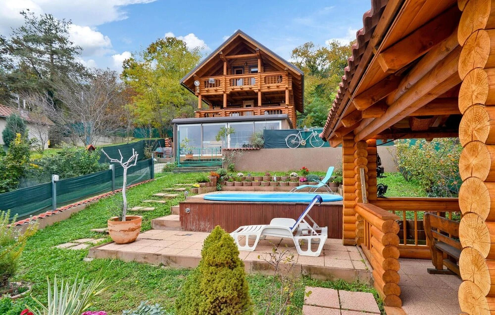 Awesome Apartment in Zagreb With 2 Bedrooms, Wifi and Outdoor Swimming Pool