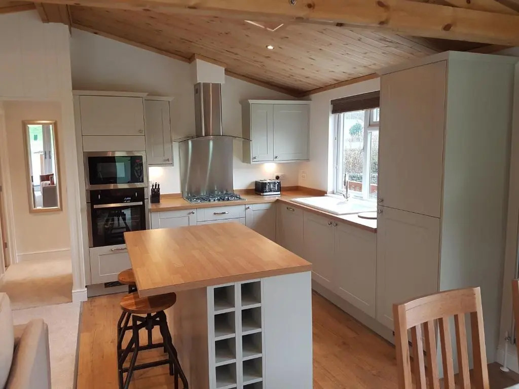 Llyn Dinas Lodge