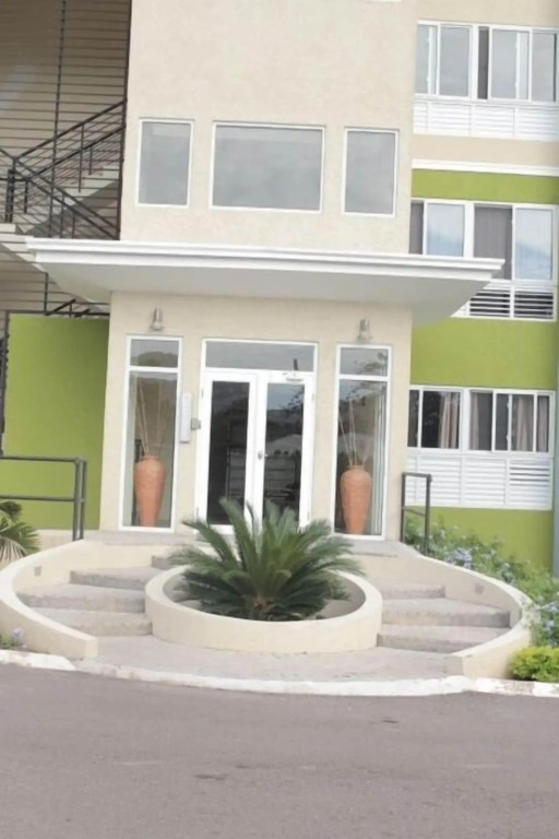 Kingston Apartment at Tres Vista