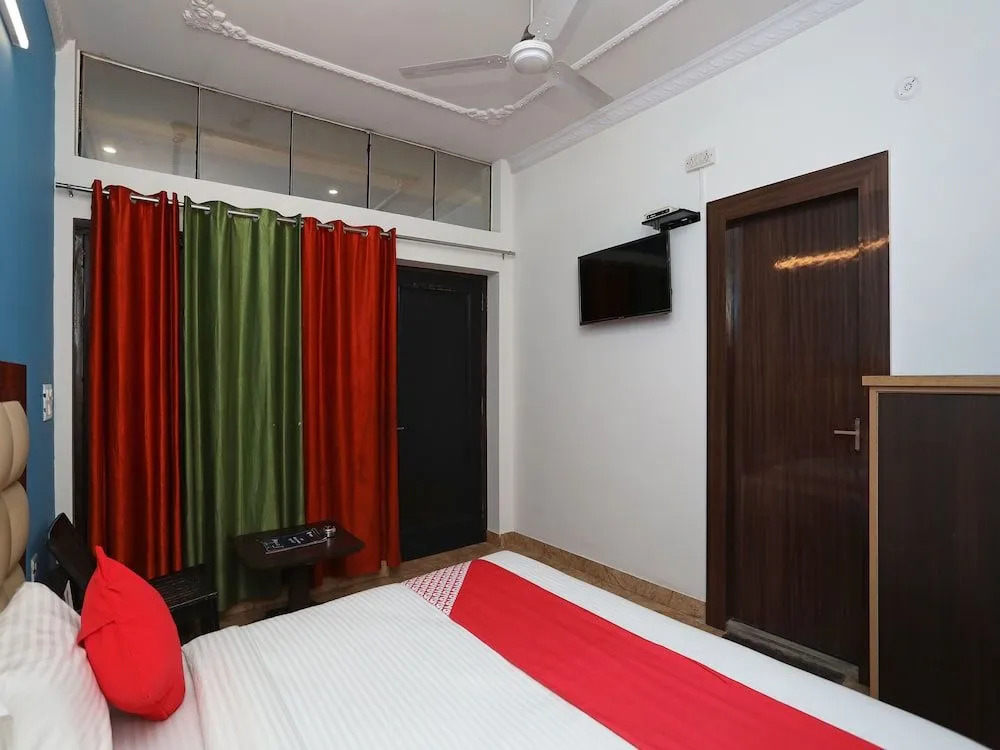 OYO Flagship 17085 Bhagat Residency