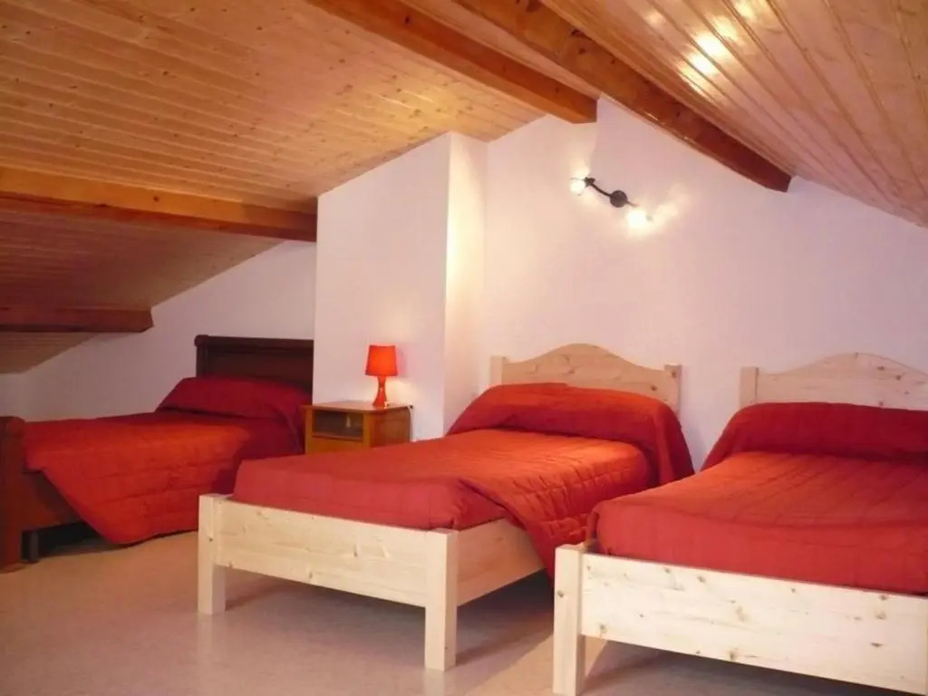 Gîte de charme pour 11 pers. avec animaux admis et poêle à bois, Livradois-Forez - FR-1-496-148