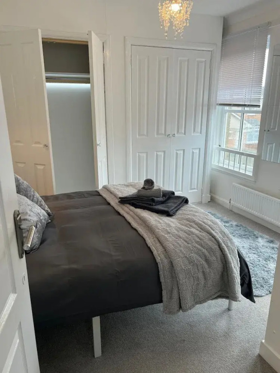 Ayr Refurbished May 2024 3 Bedroom 140m2 Detached House With Private Gardens