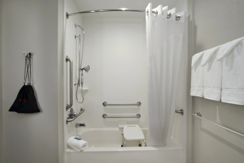Holiday Inn Express & Suites Columbus North by IHG