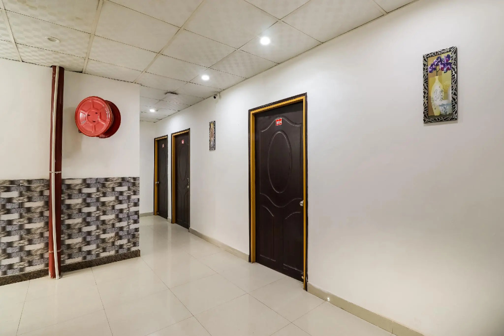 Collection O 70887 Hotel Moonlight
